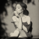 Discovery icon for Ariana Grande Discord server