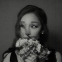 Discovery icon for Ariana Grande Discord server